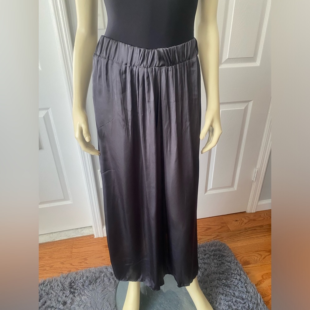 Elegant Grey Satin Skirt/ Size Medium
